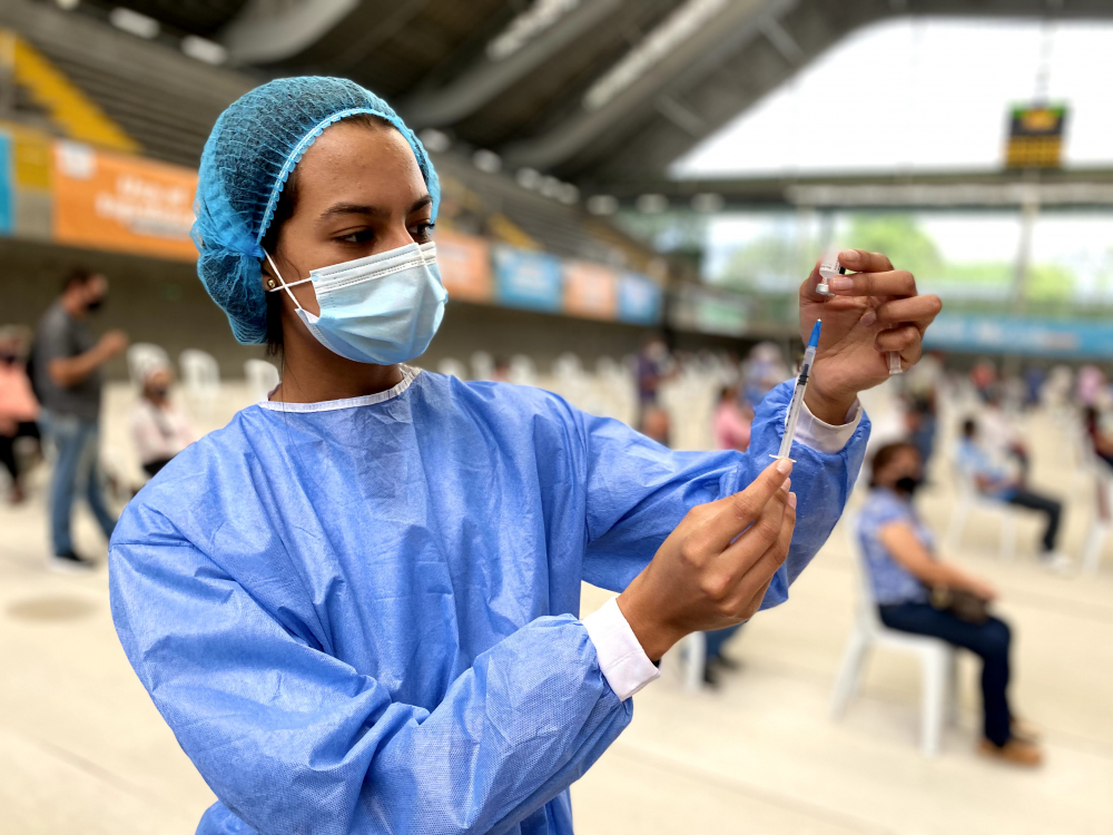 Metrosalud supera 700.000 dosis aplicadas de vacuna contra la COVID -19